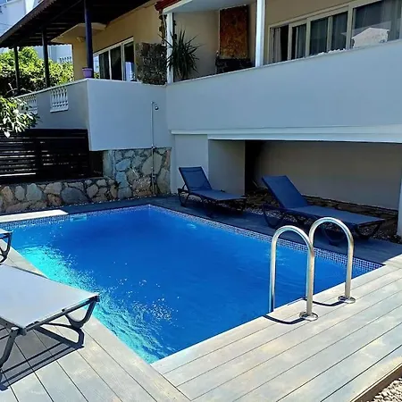 Limon Marmaris'de Oezel Havuzlu Vila Marmaris