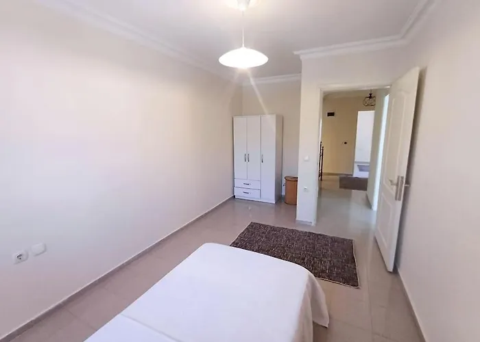 فيلة Limon Marmaris'de Oezel Havuzlu *