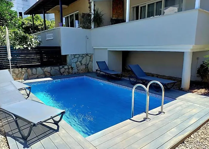 Limon Marmaris'de Oezel Havuzlu فيلة مرمريس