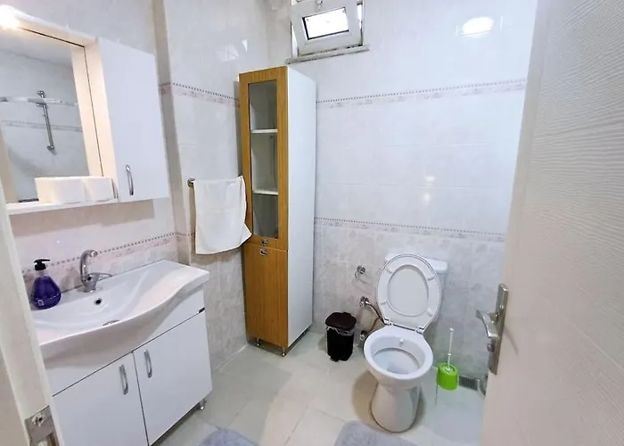Limon Marmaris'de Oezel Havuzlu مرمريس