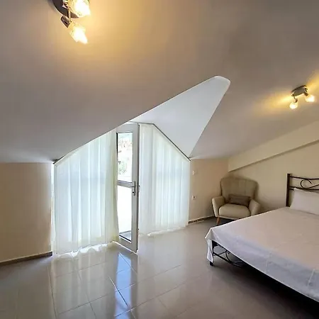 Limon Marmaris'de Oezel Havuzlu Villa *